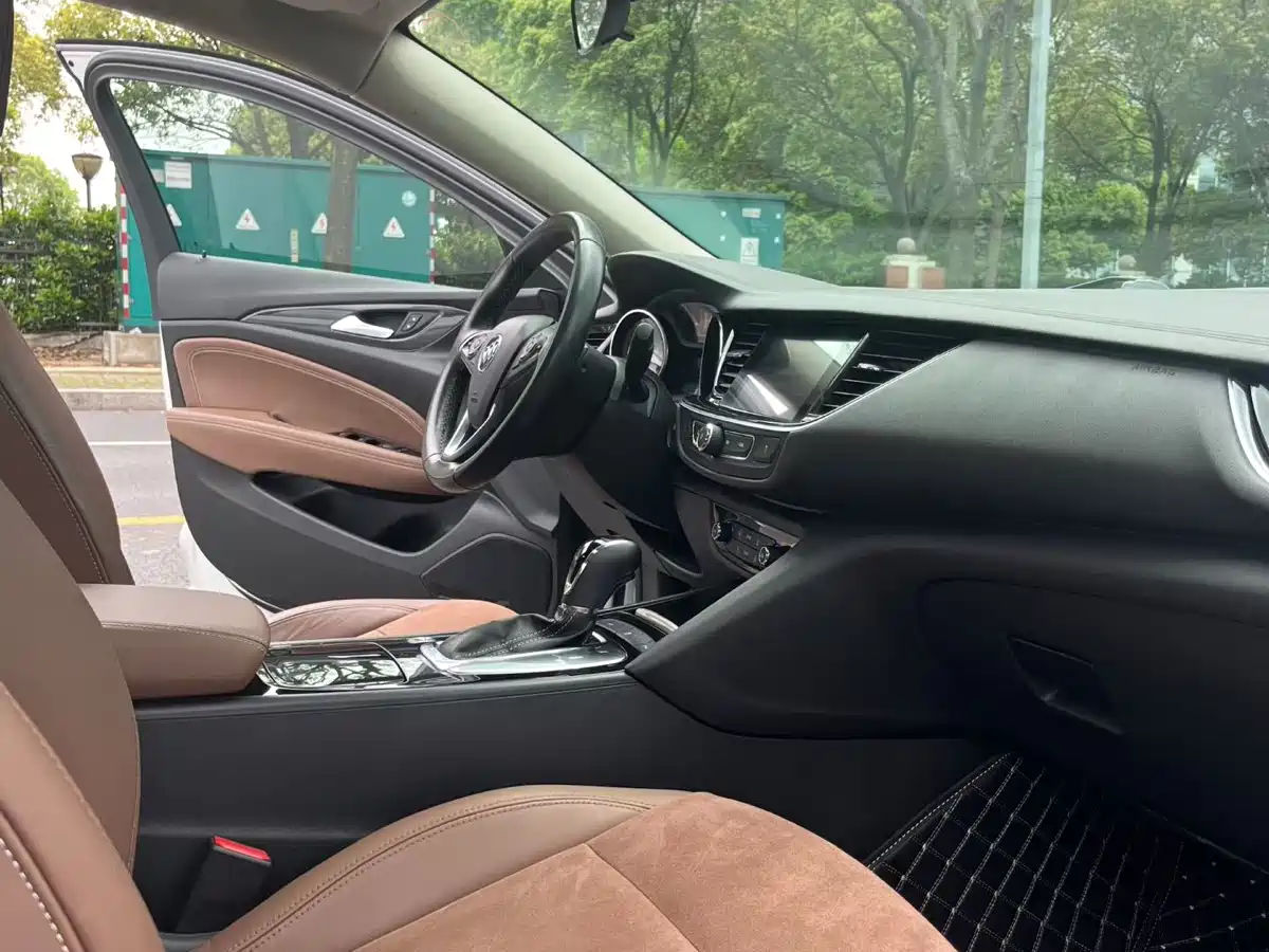 Buick Regal 2017 20T Elite Type фото 3