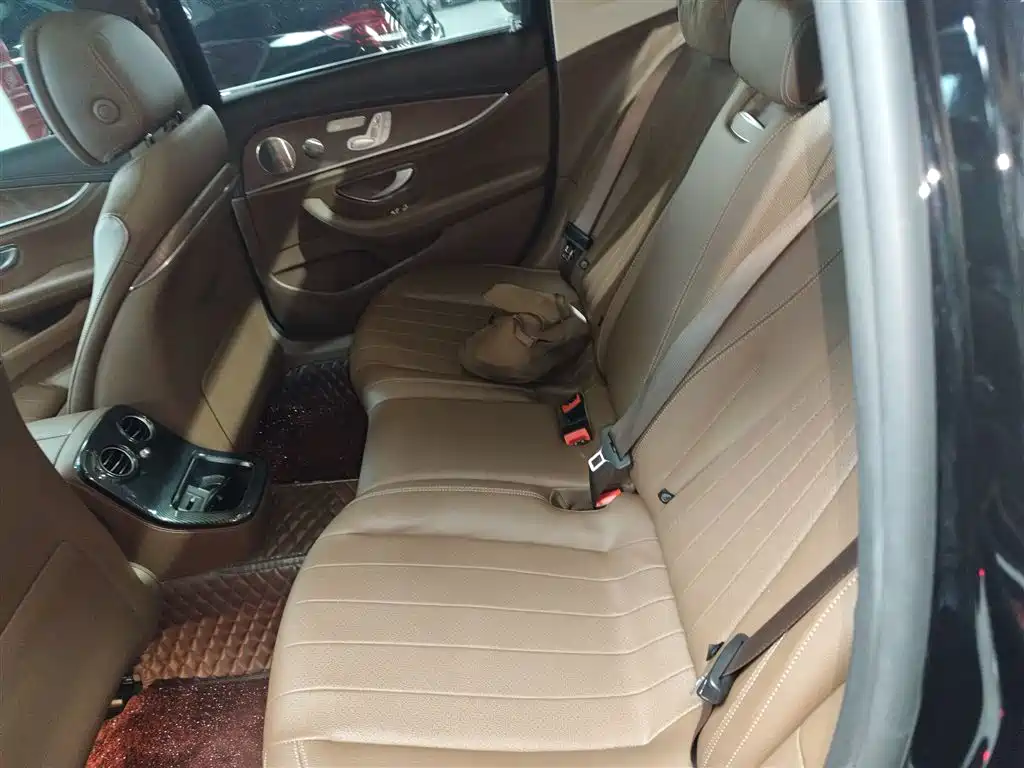 Mercedes-Benz E-Class 2022 Second Facelift E 300 L Luxury фото 13