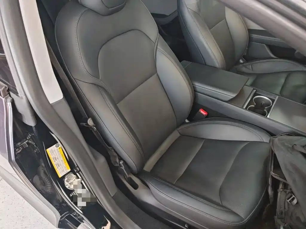 Фото 25 - Tesla Model 3