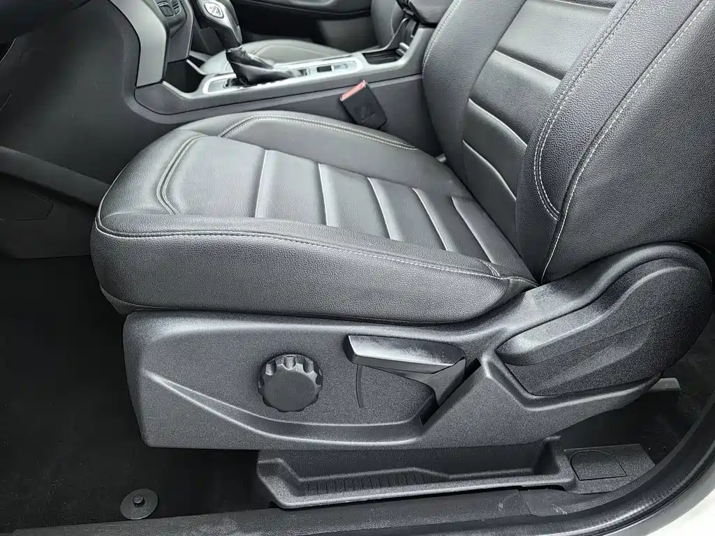Ford Kuga 2020 2019 EcoBoost 180 2WD Platinum Wing Edition China VI