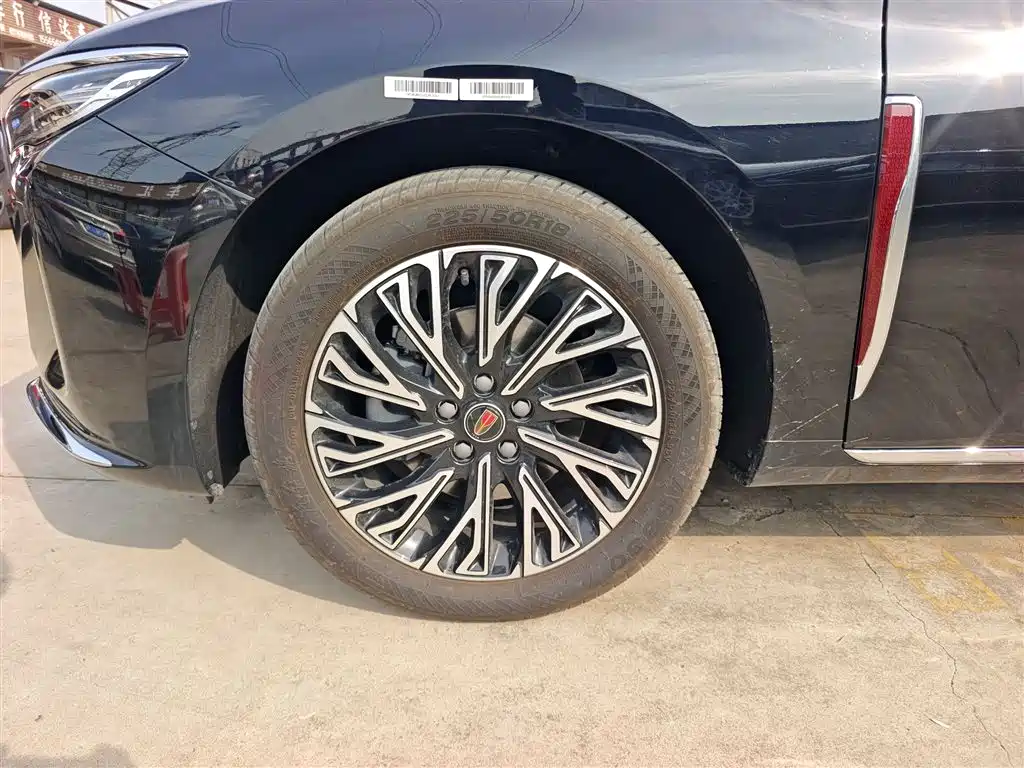 Hongqi H5 2025 2.0T Automatic Flag Celebration 500,000 Units Anniversary Edition фото 20