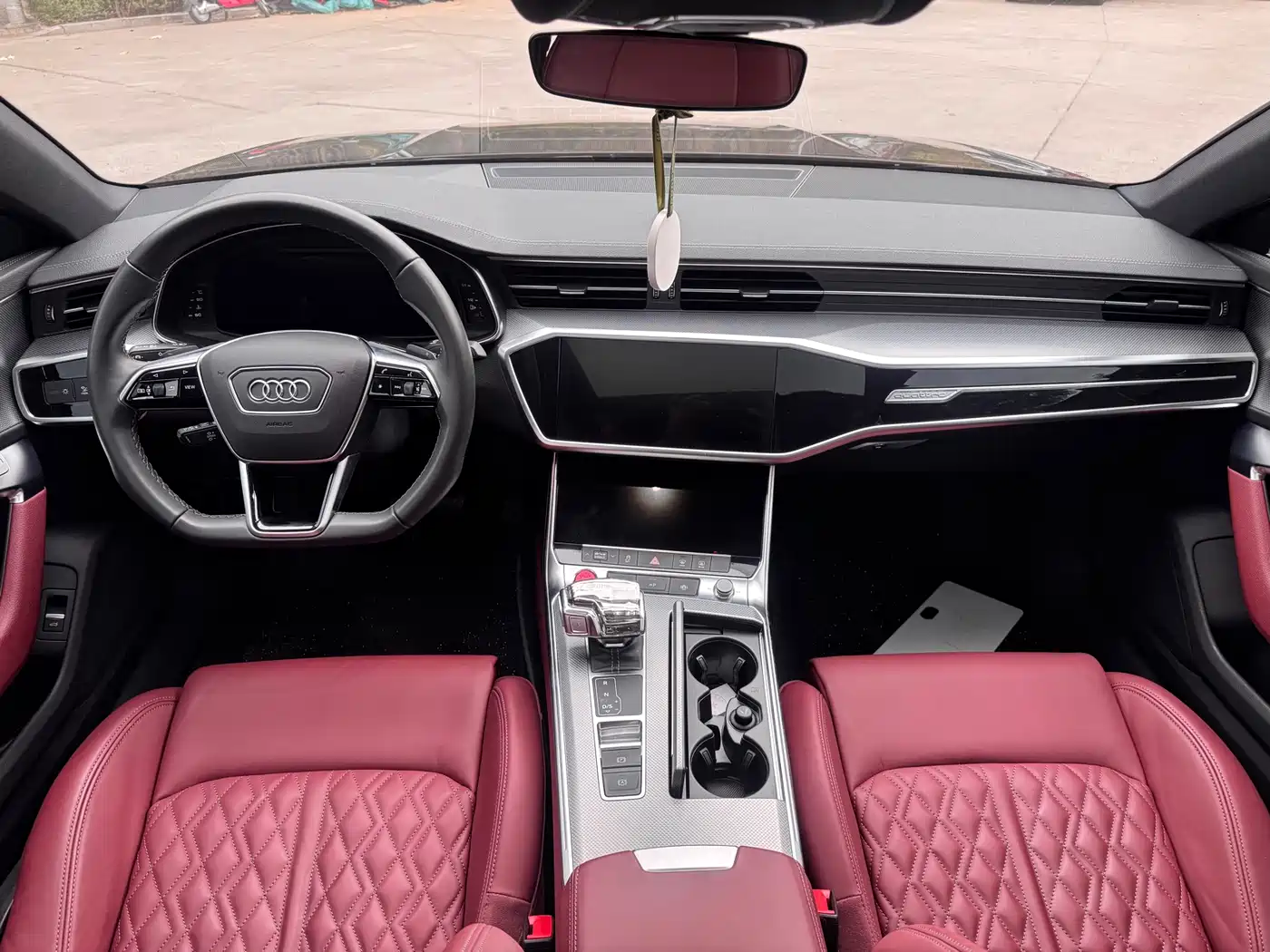 Audi A7L 2024 45 TFSI quattro S-line Black Warrior Edition фото 6