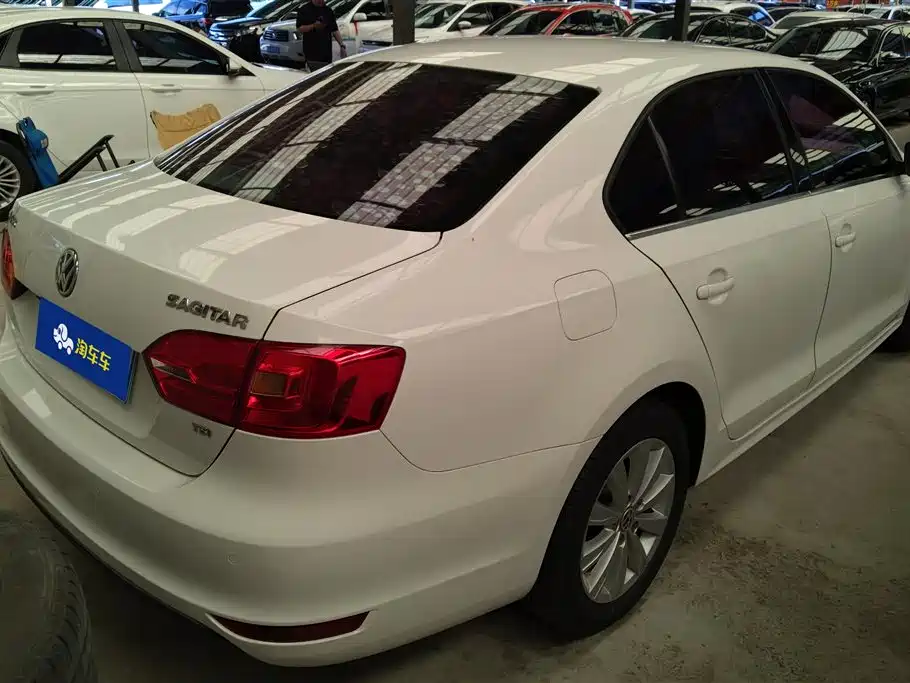 Volkswagen Sagitar 2014 1.4TSI Automatic Luxury фото 3
