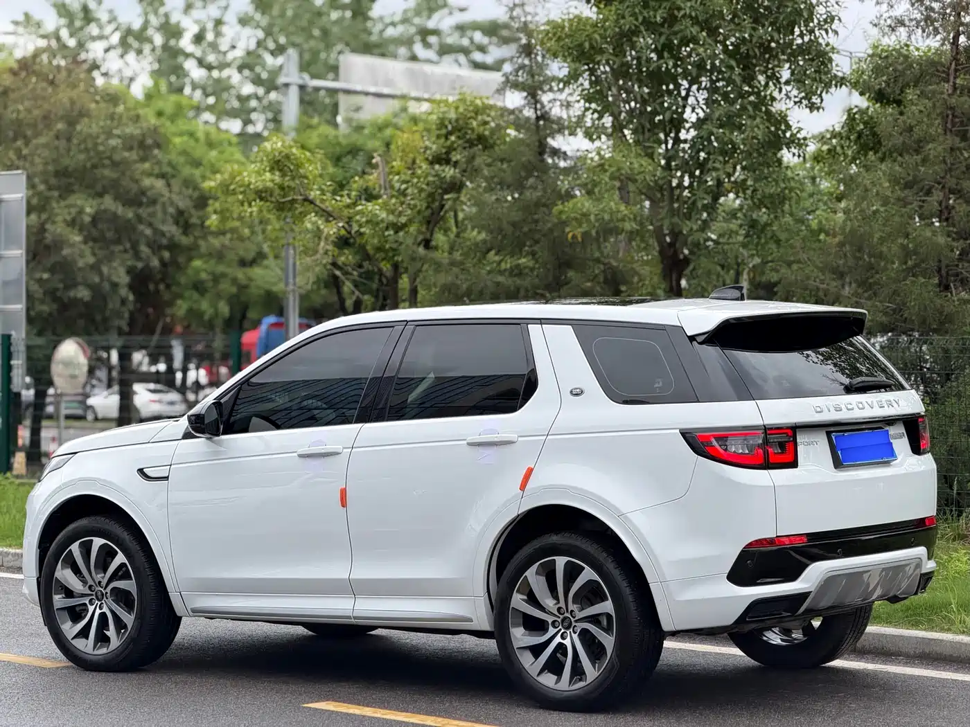 Land Rover Discovery Sport 2024 Performance Technology Edition фото 8