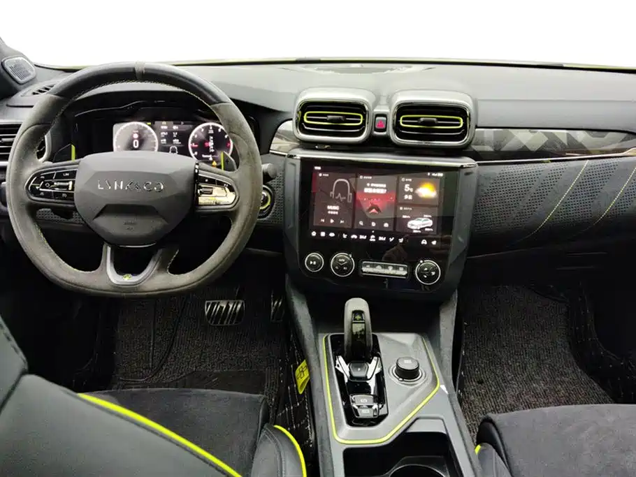 Lynk & Co 03 2022 03+ 2.0TD Auto Wind Rider Edition фото 12