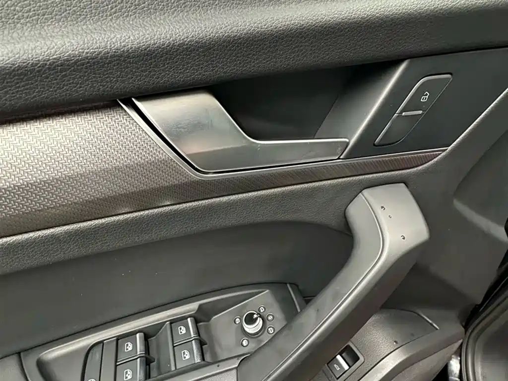 Audi Q5L 2022 40T Luxury Dynamic фото 19