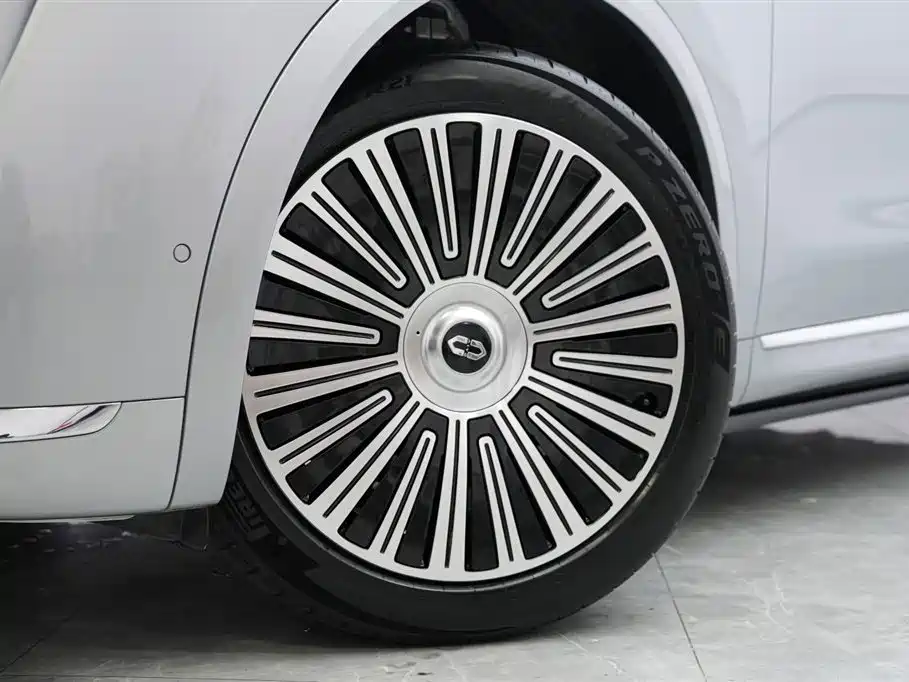 AITO Wenjie AITO M8 2025 Extended Range Ultra 53.4kWh 6-Seater фото 3