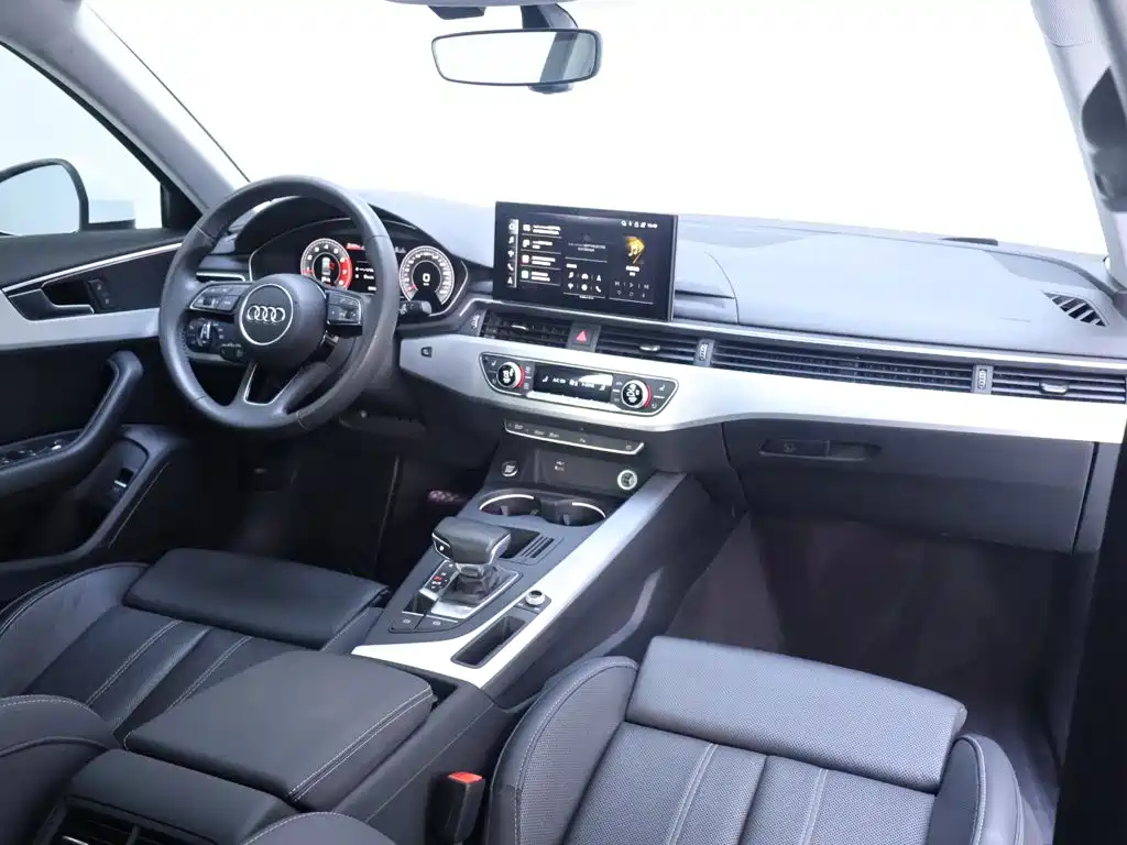 Фото 20 - Audi A4L