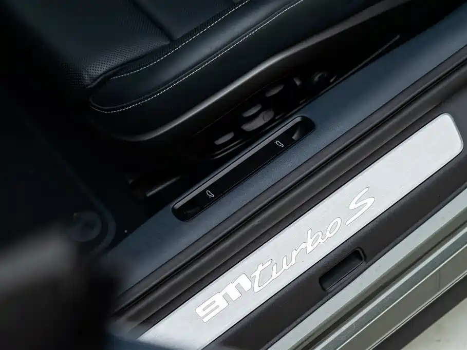 Porsche 911 2022 Turbo S 3.7T фото 16