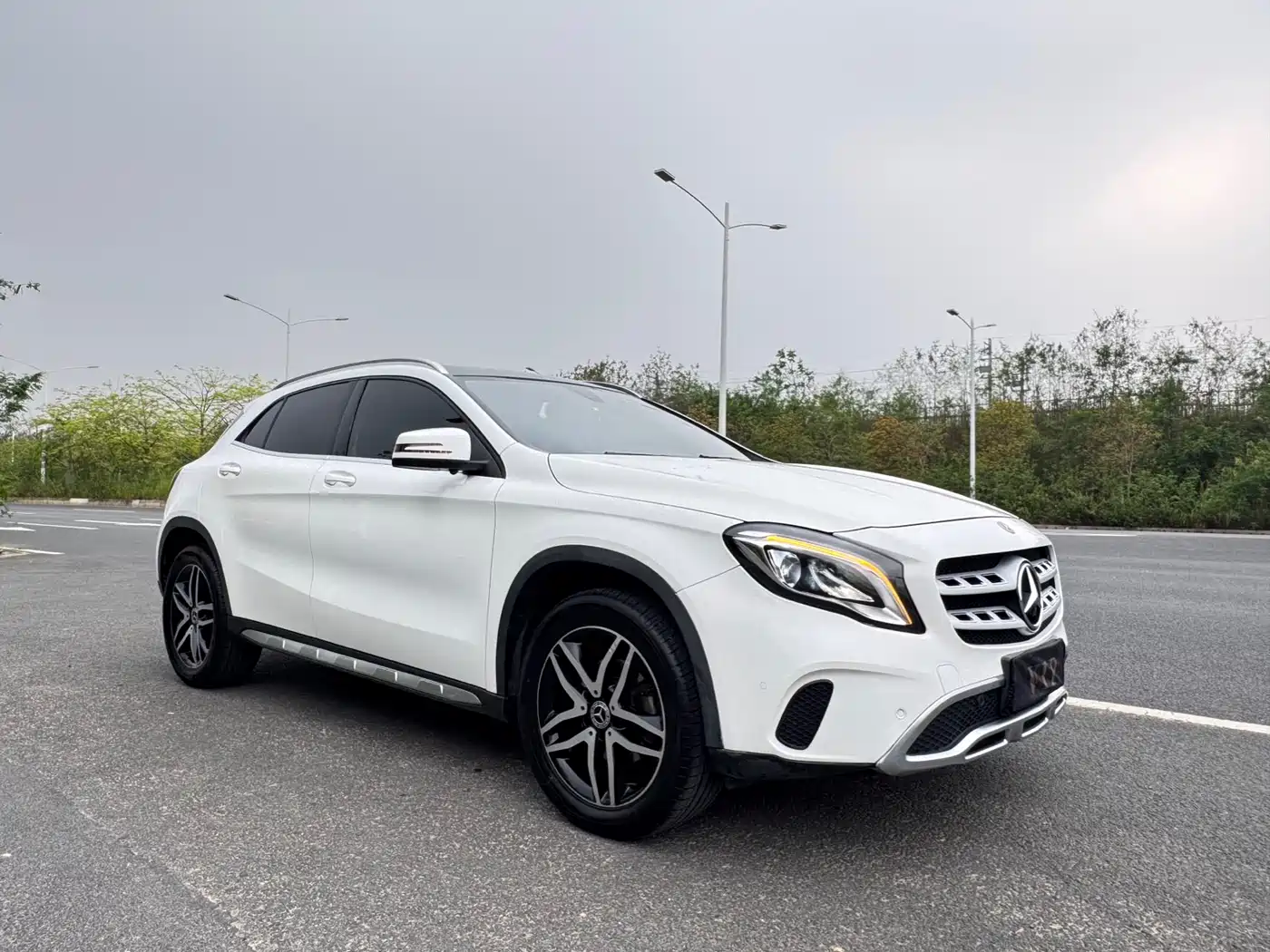 Mercedes-Benz GLA 2017 GLA 200 Fashion фото 2