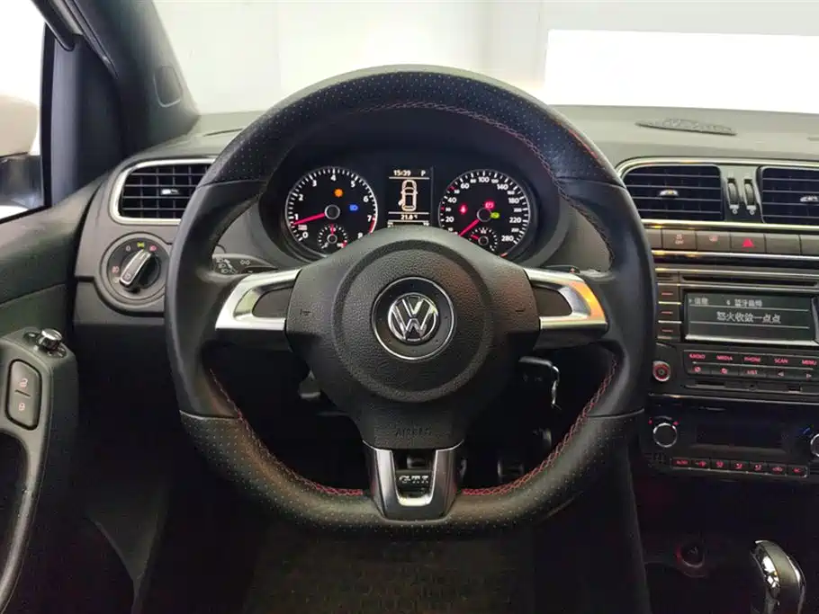 Volkswagen Polo 2012 1.4TSI GTI фото 14