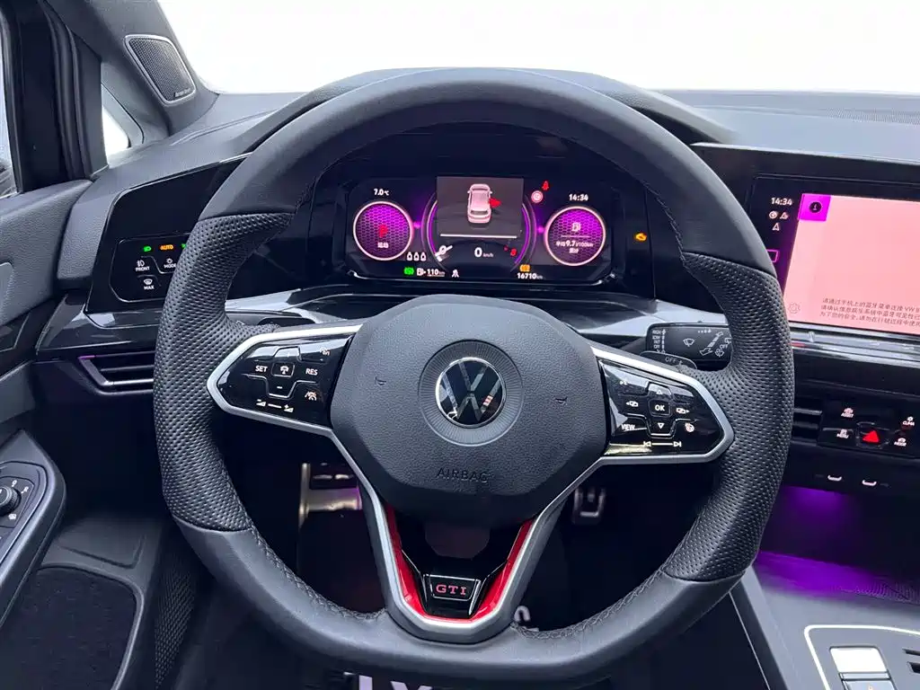 Volkswagen Golf GTI 2023 380TSI DSG GTI фото 24