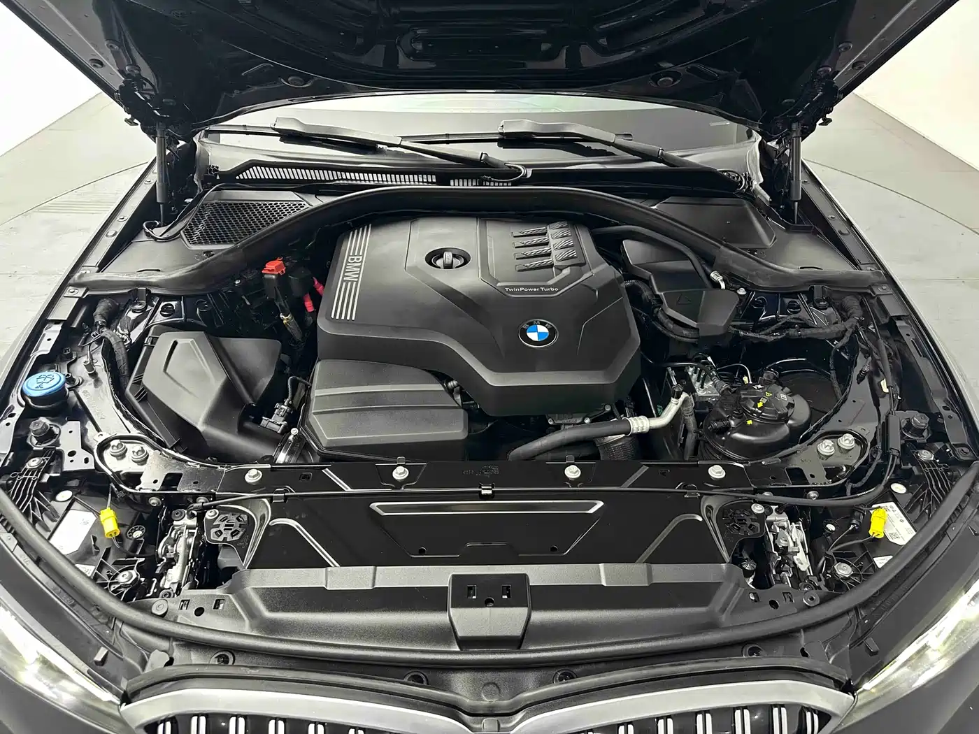 BMW 3 Series 2023 320Li M Sport Package фото 20