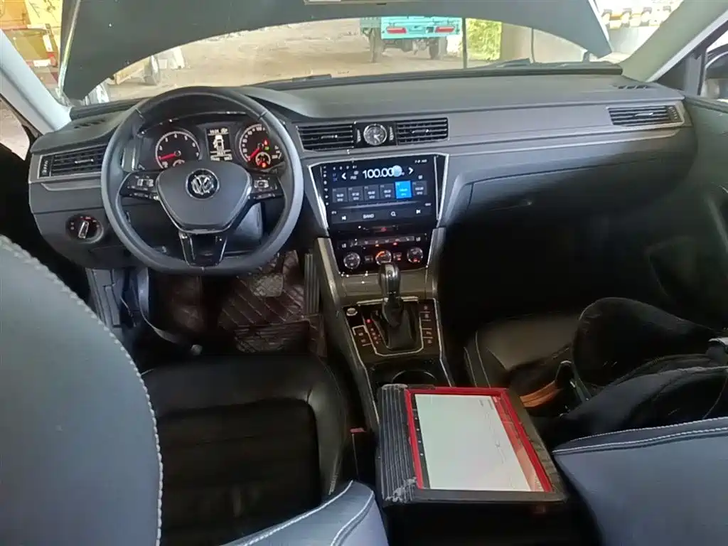 Volkswagen Passat 2017 330TSI DSG Prestige фото 10