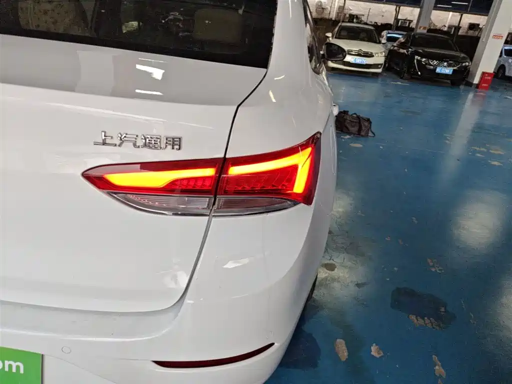 Buick Excelle 2019 15T DCT Connected Elite Type China VI фото 8