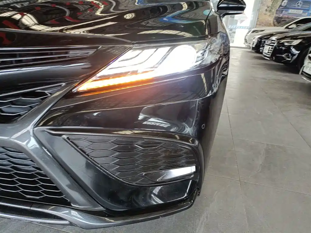 Toyota Camry 2022 2.5S Knight Edition фото 17
