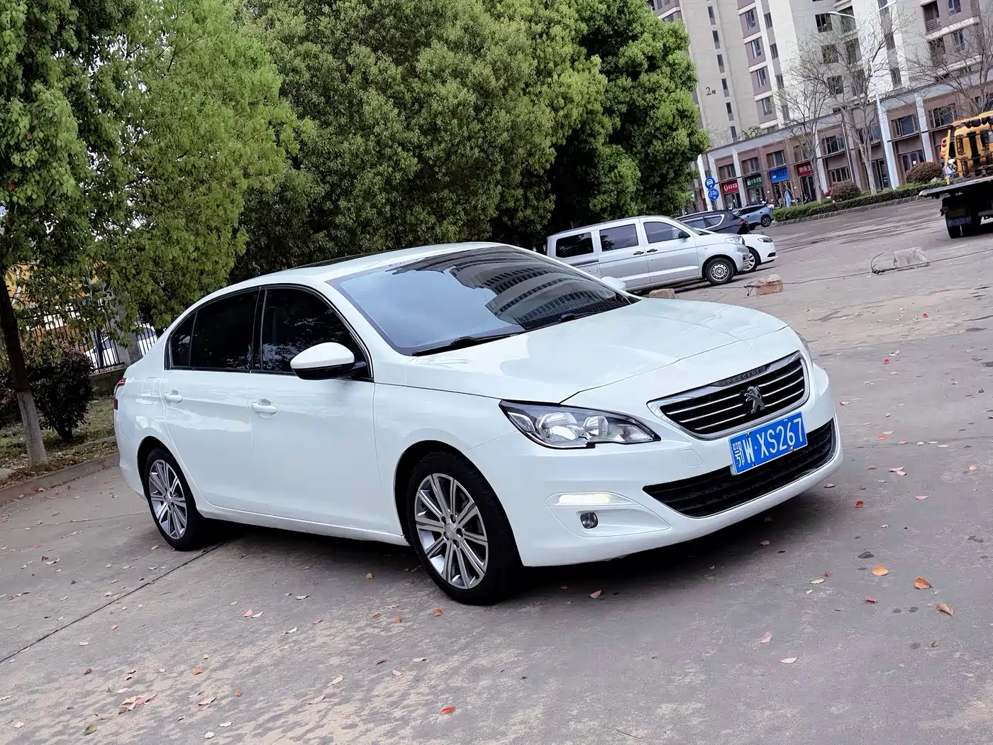Peugeot 408 2014 1.8L Automatic Luxury Edition фото 3