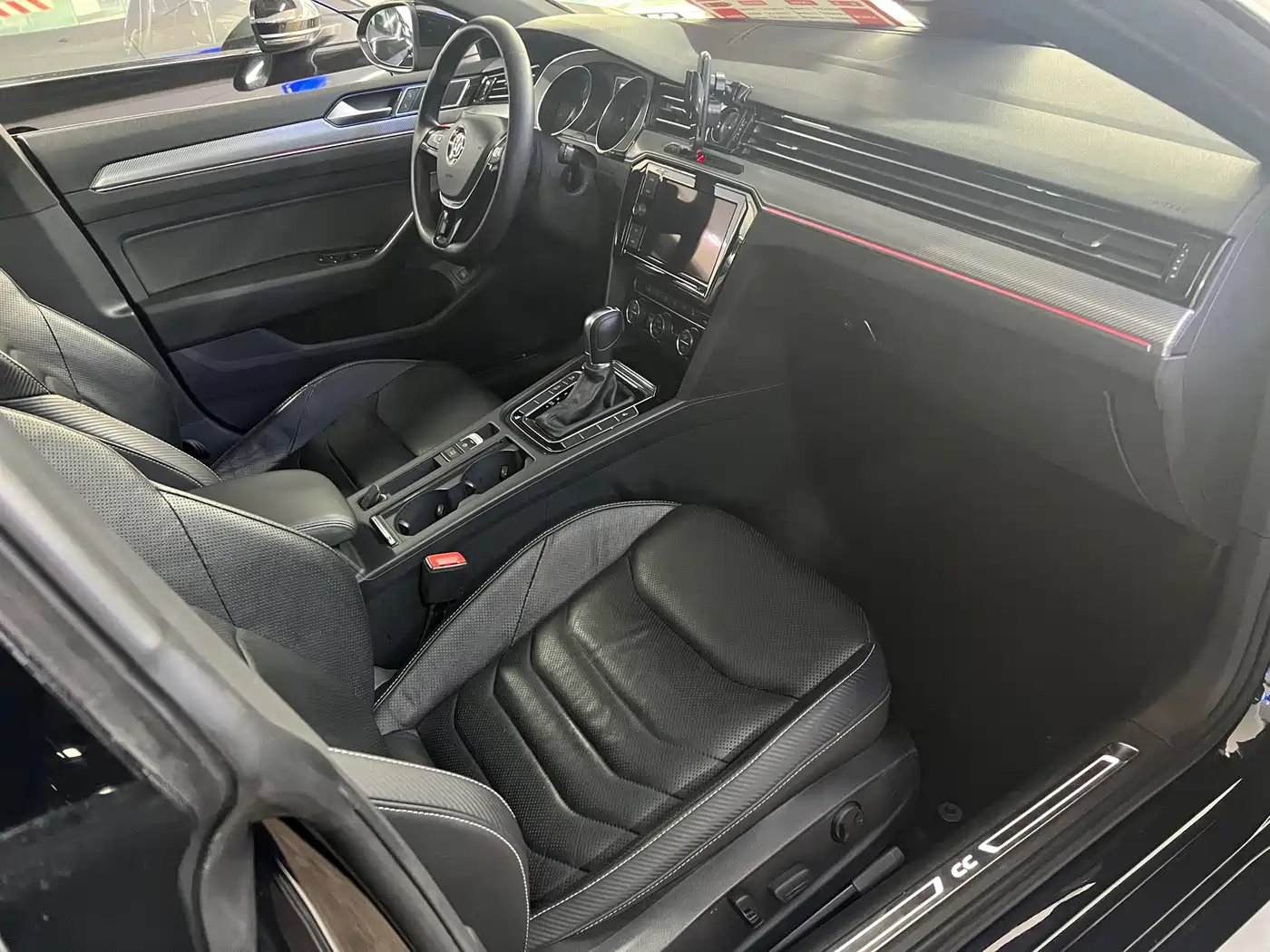 Volkswagen FAW-Volkswagen CC 2019 330TSI Charm Edition China VI фото 18