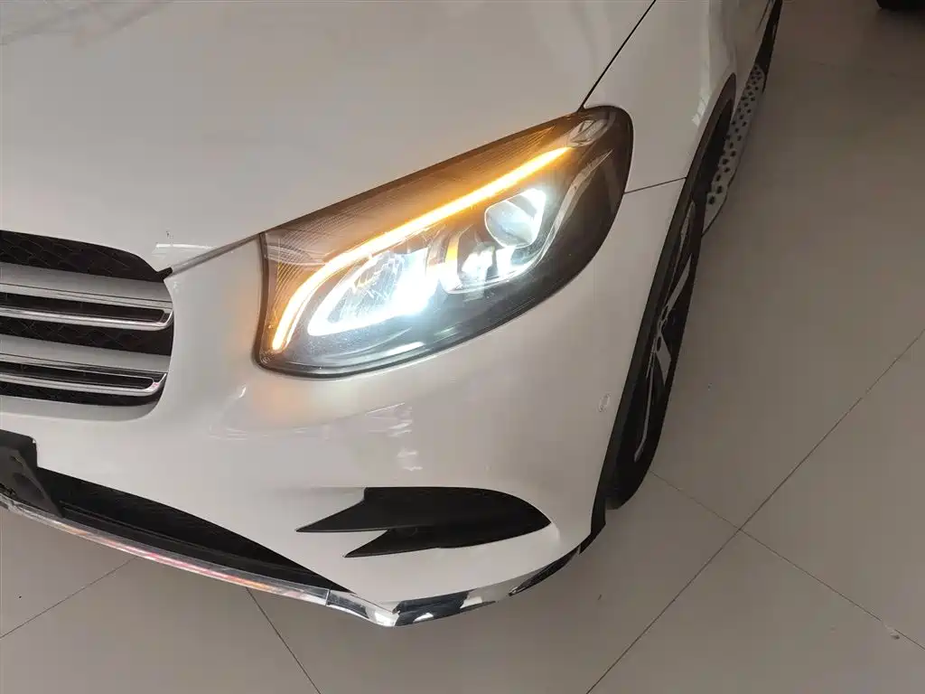 Mercedes-Benz GLC 2018 Facelift GLC 260 4MATIC Luxury фото 24