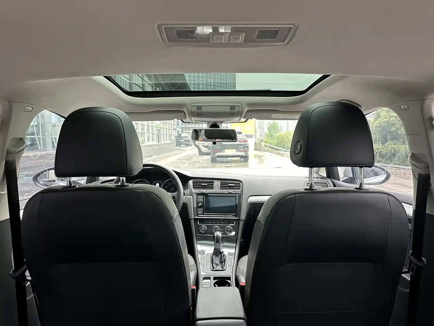 Volkswagen Golf Electric 2020 Chi Pro фото 11