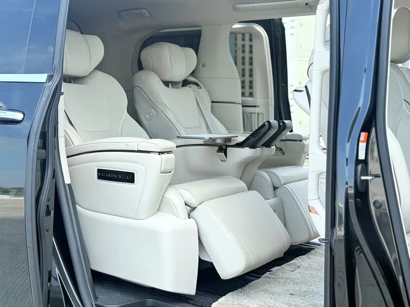 Lexus LM 2025 2025 Model 500h Six-Seater Prestige Edition