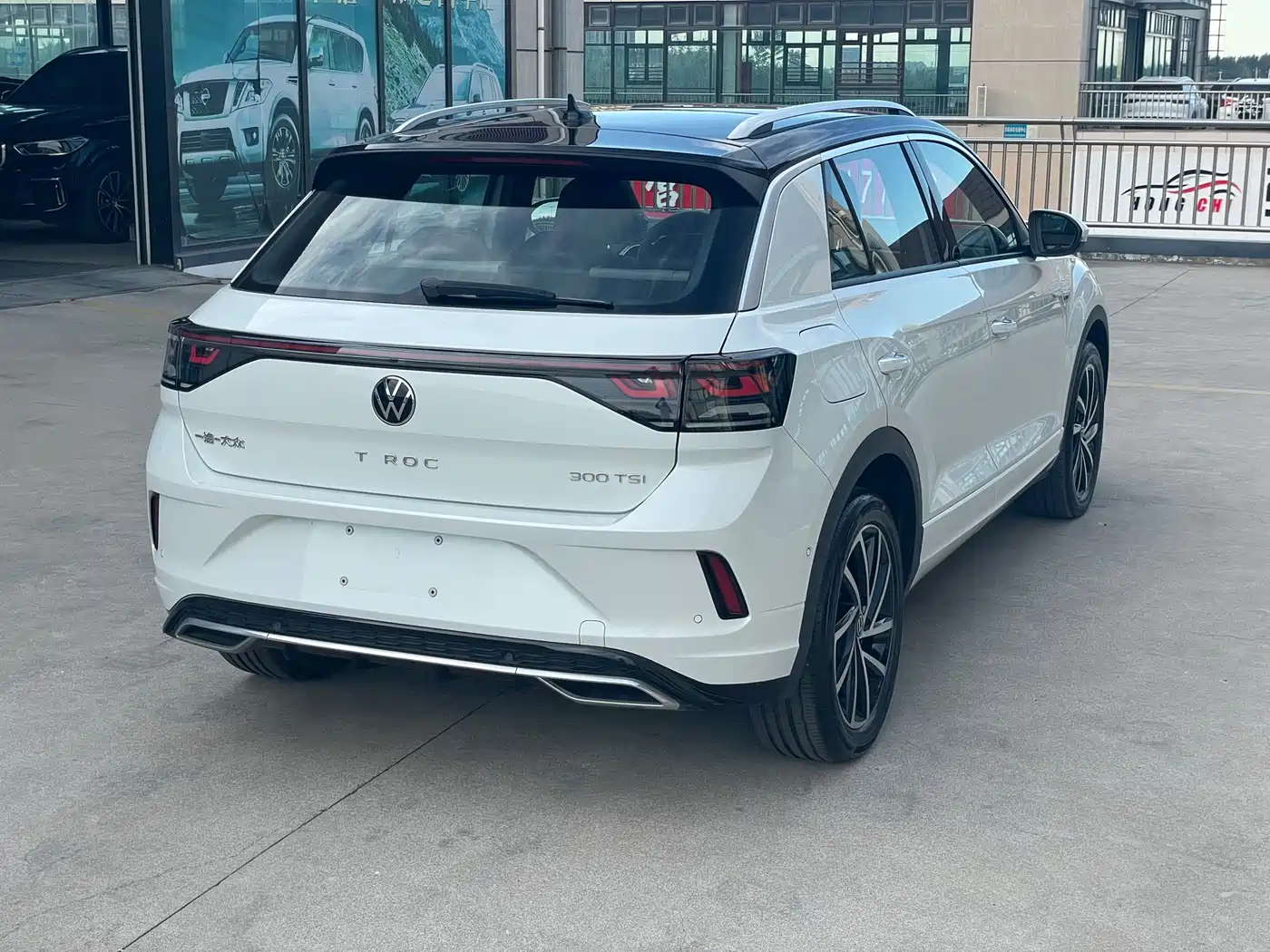 Volkswagen T-ROC 2023 300TSI DSG 2WD Starlight Edition фото 5
