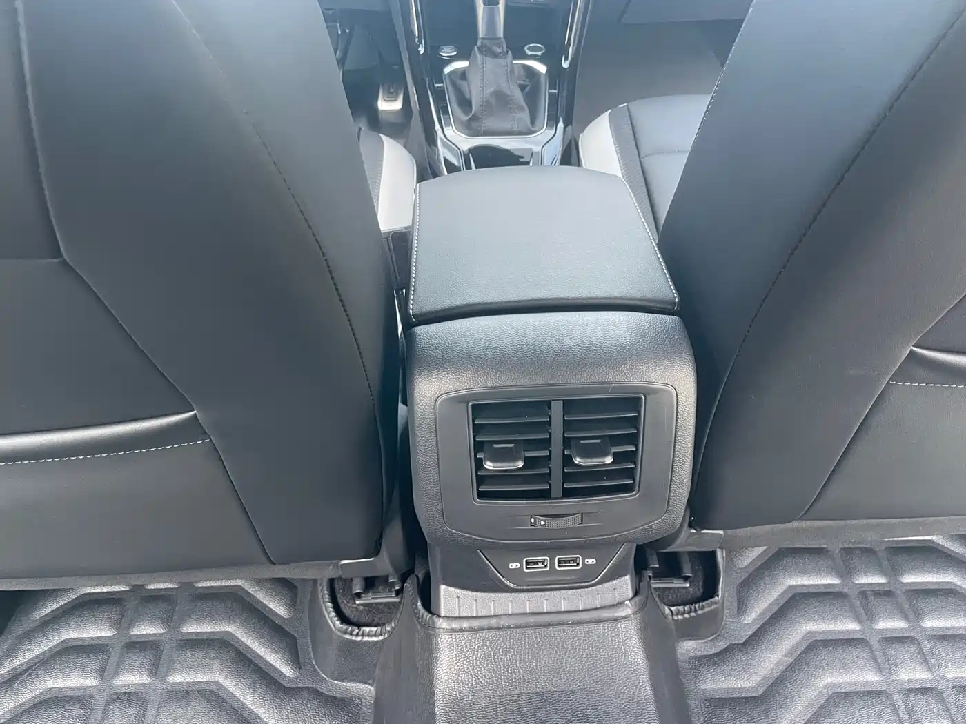 Volkswagen T-ROC 2023 300TSI DSG 2WD Starlight Edition фото 11