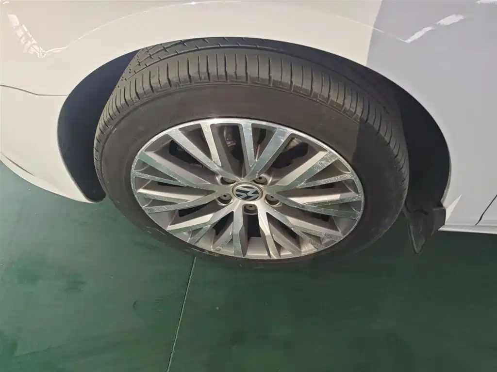 Volkswagen FAW-Volkswagen CC 2016 Model 1.8TSI Luxury фото 23