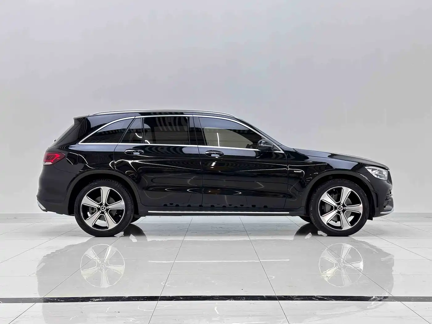 Mercedes-Benz GLC 2022 GLC 300 L 4MATIC Dynamic Collector's Edition фото 4