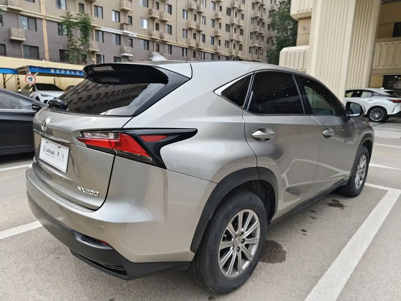 Lexus NX 2015 200 FWD Premium фото 7