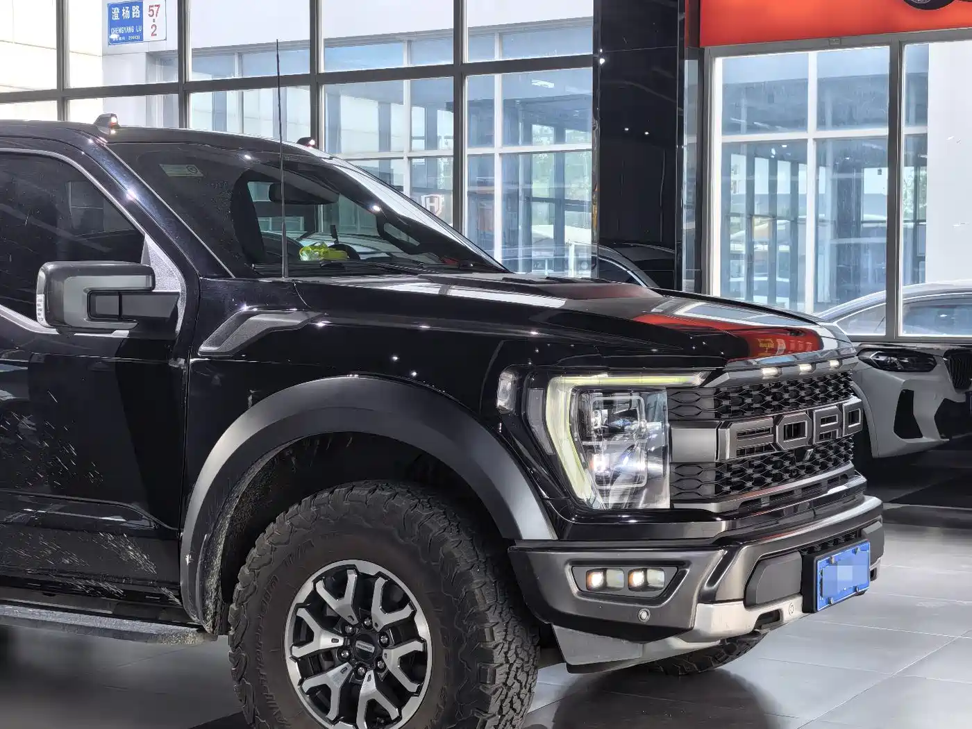 FORD F-150 RAPTOR