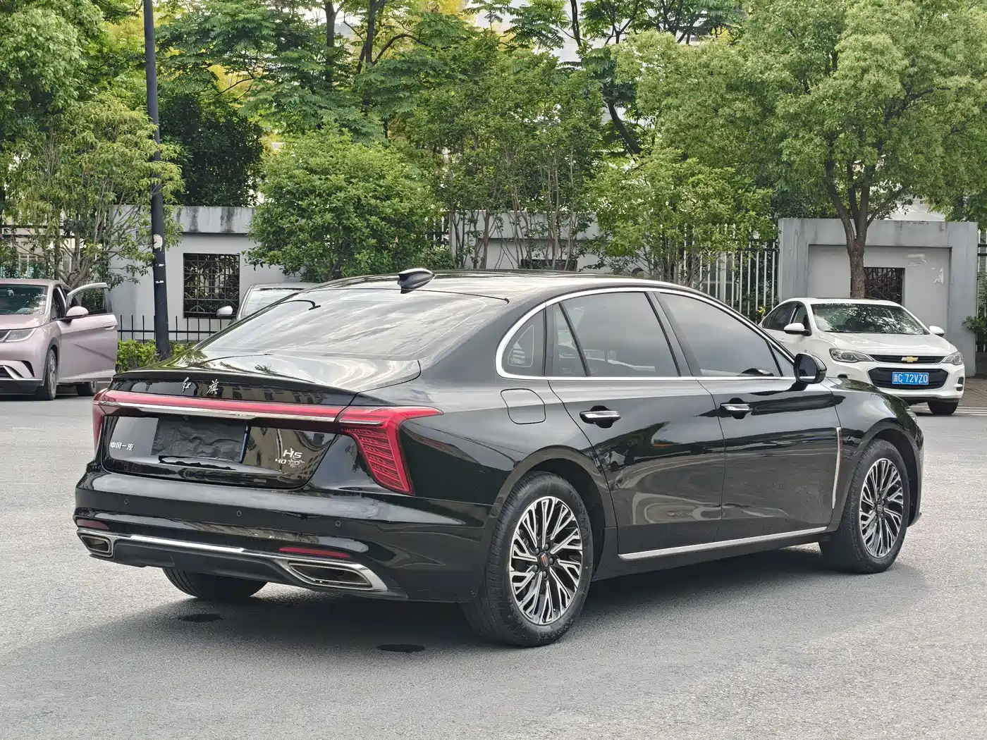 Hongqi H5 2024 2.0T Automatic Smart Connect Flag Smooth Edition фото 18