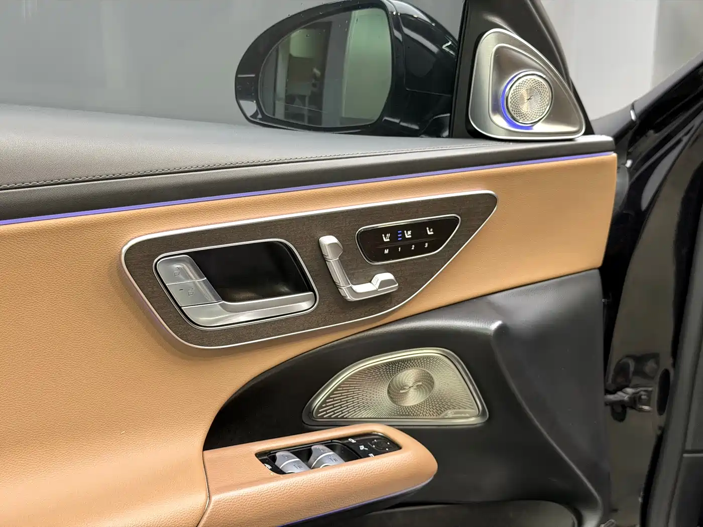 Mercedes-Benz E-Class 2024 Model E 300 L Luxury фото 7