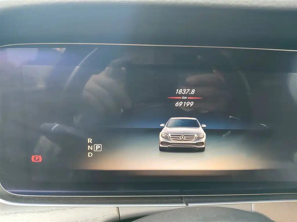Mercedes-Benz E-Class 2020 E 300 L Sport Luxury Model фото 3