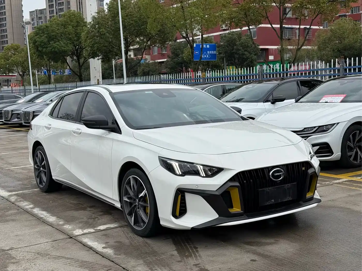 GAC Trumpchi Trumpchi Emkoo 2023 270T DCT J15 Edition фото 3
