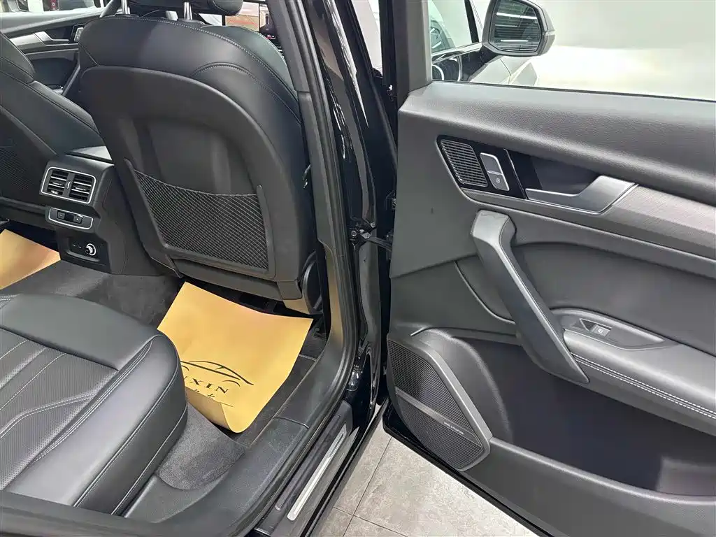 Audi Q5L 2024 Model 45 TFSI Luxury Dynamic фото 18