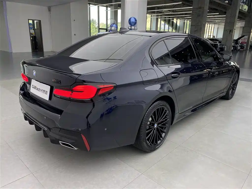 BMW 5 Series 2022 Facelift 530Li Leading M Sport Package фото 30
