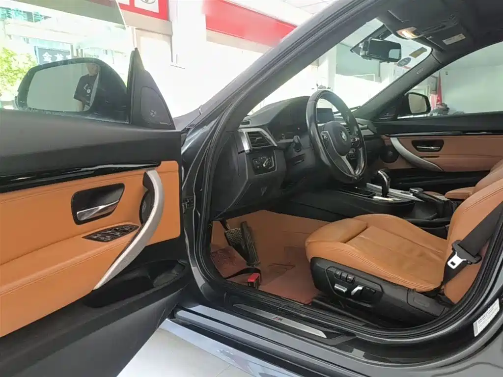 BMW 3 Series GT 2019 320i M Sport Model фото 16