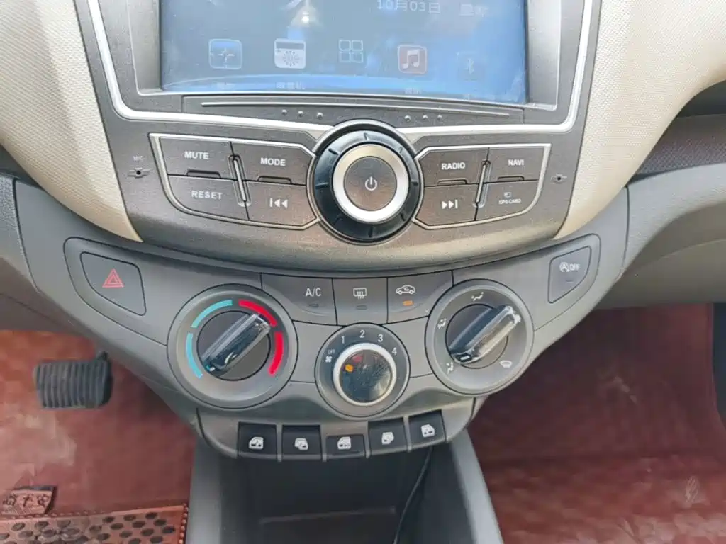 Chevrolet Sail 2017 2015 Sail 3 1.3L AMT Ideal Edition