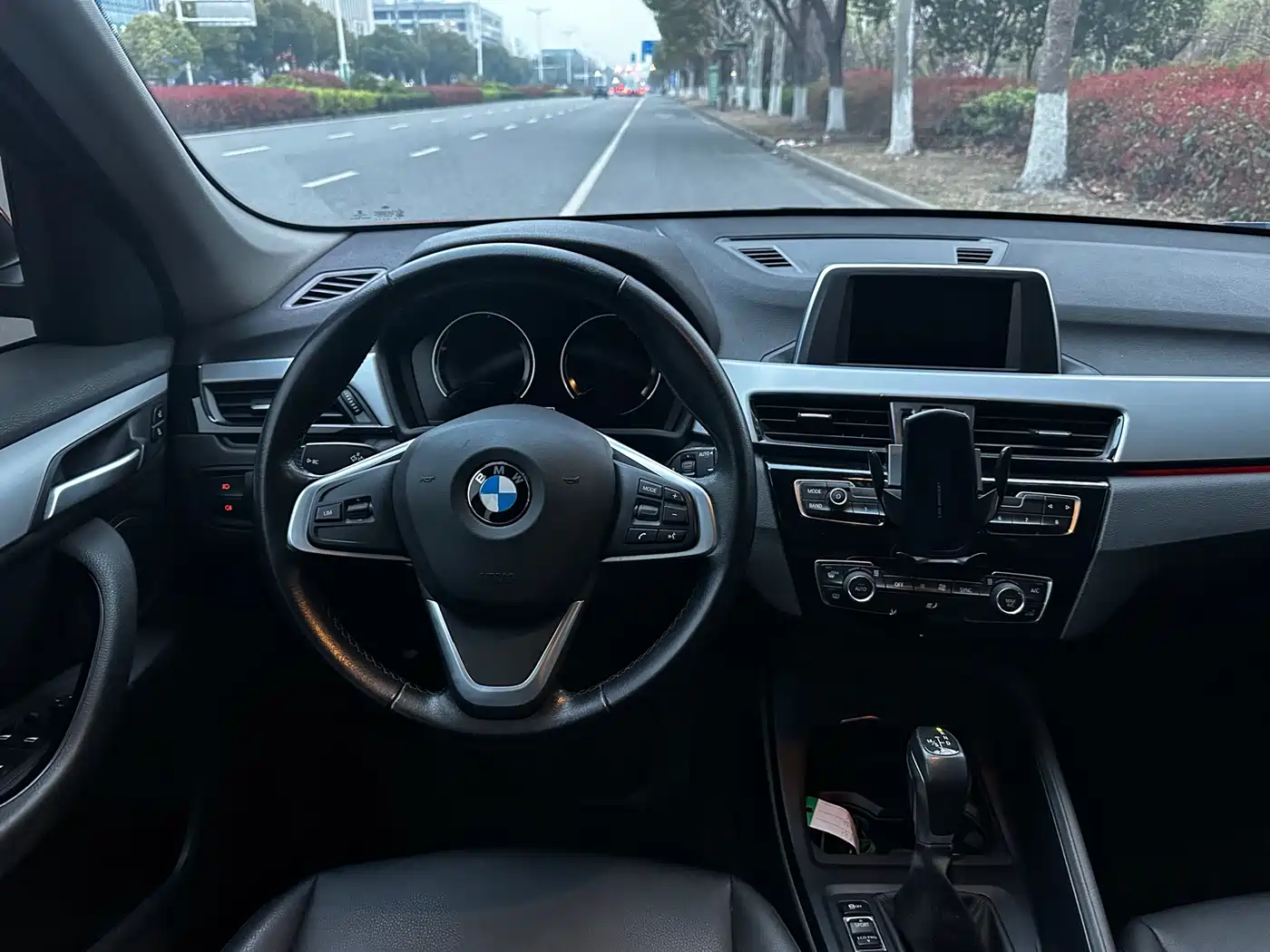 BMW X1 2019 sDrive20Li Leading Model фото 12