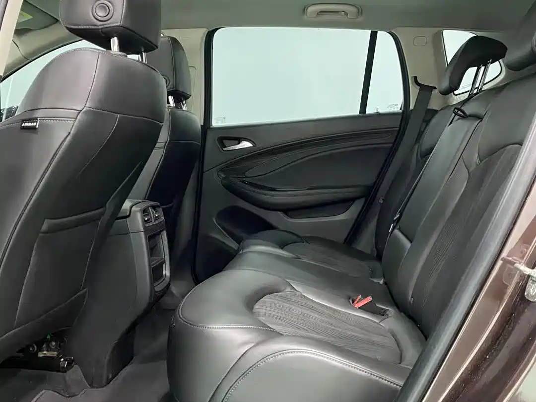 Фото 4 - Buick Envision Plus