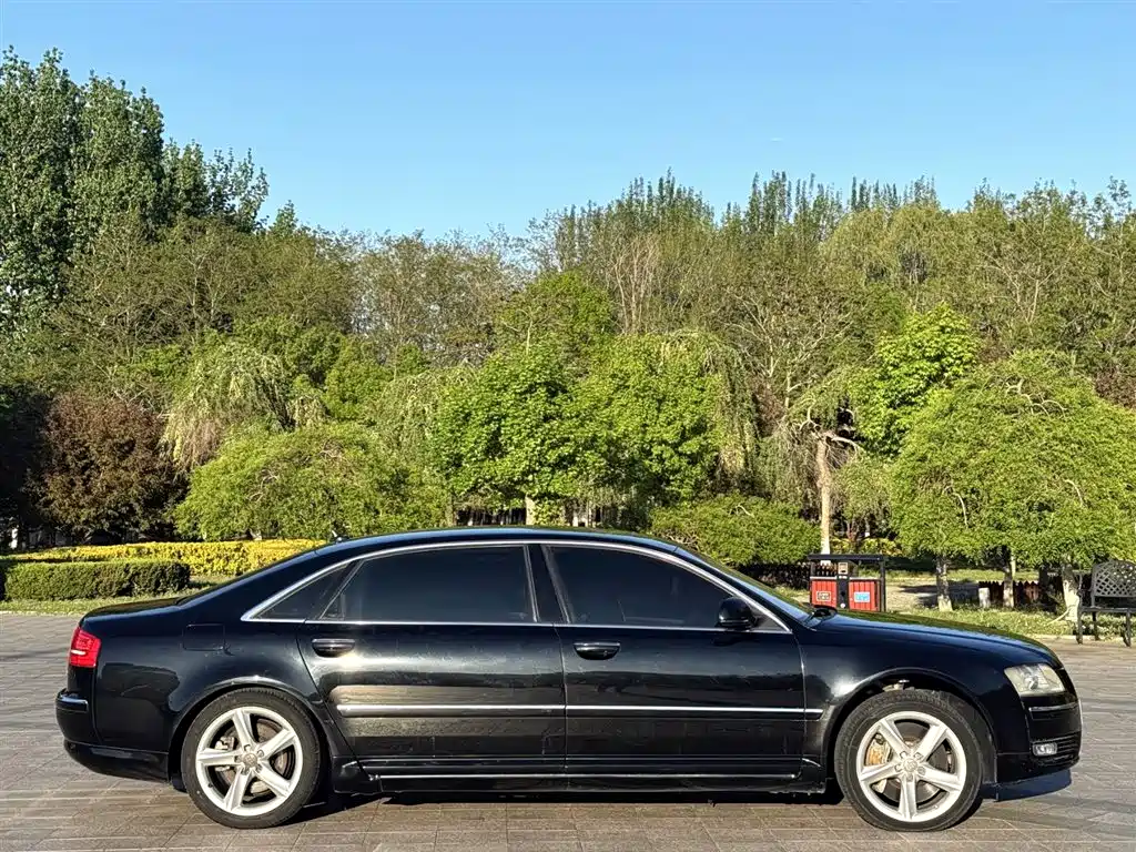Audi A8 2009 Audi A8L 6.0 W12 quattro Exclusive фото 5
