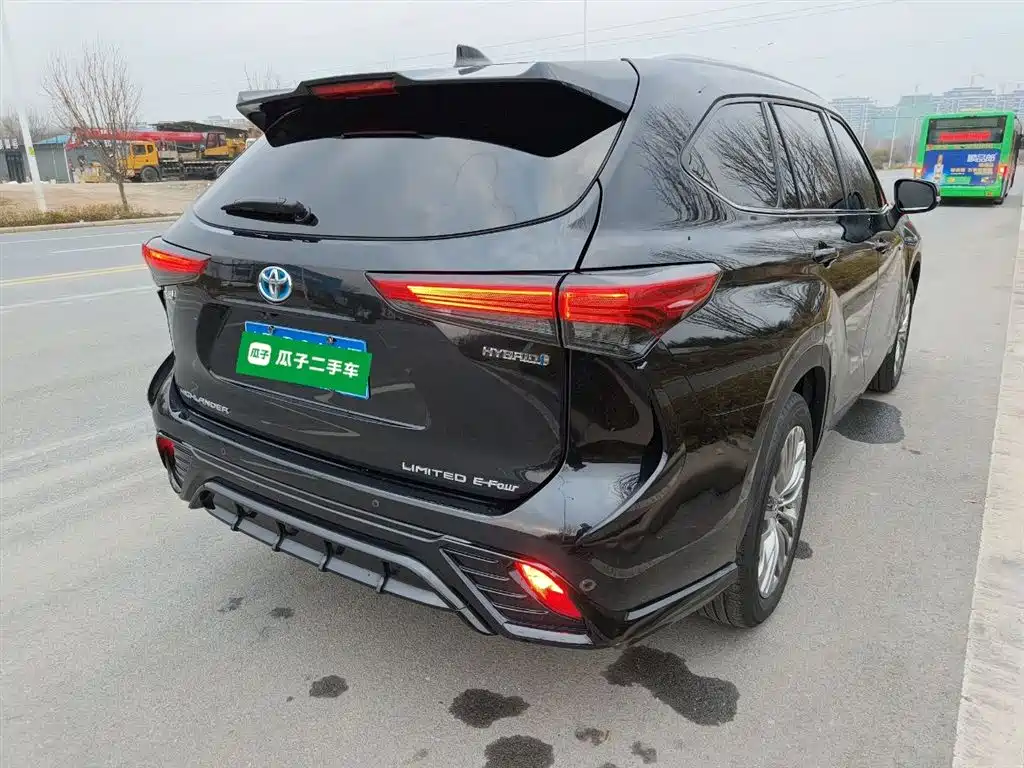 TOYOTA HIGHLANDER