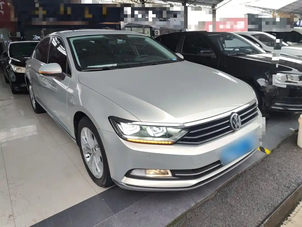 Volkswagen Magotan 2019 330TSI DSG Luxury Class China VI фото 4