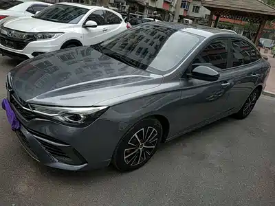 Roewe i5