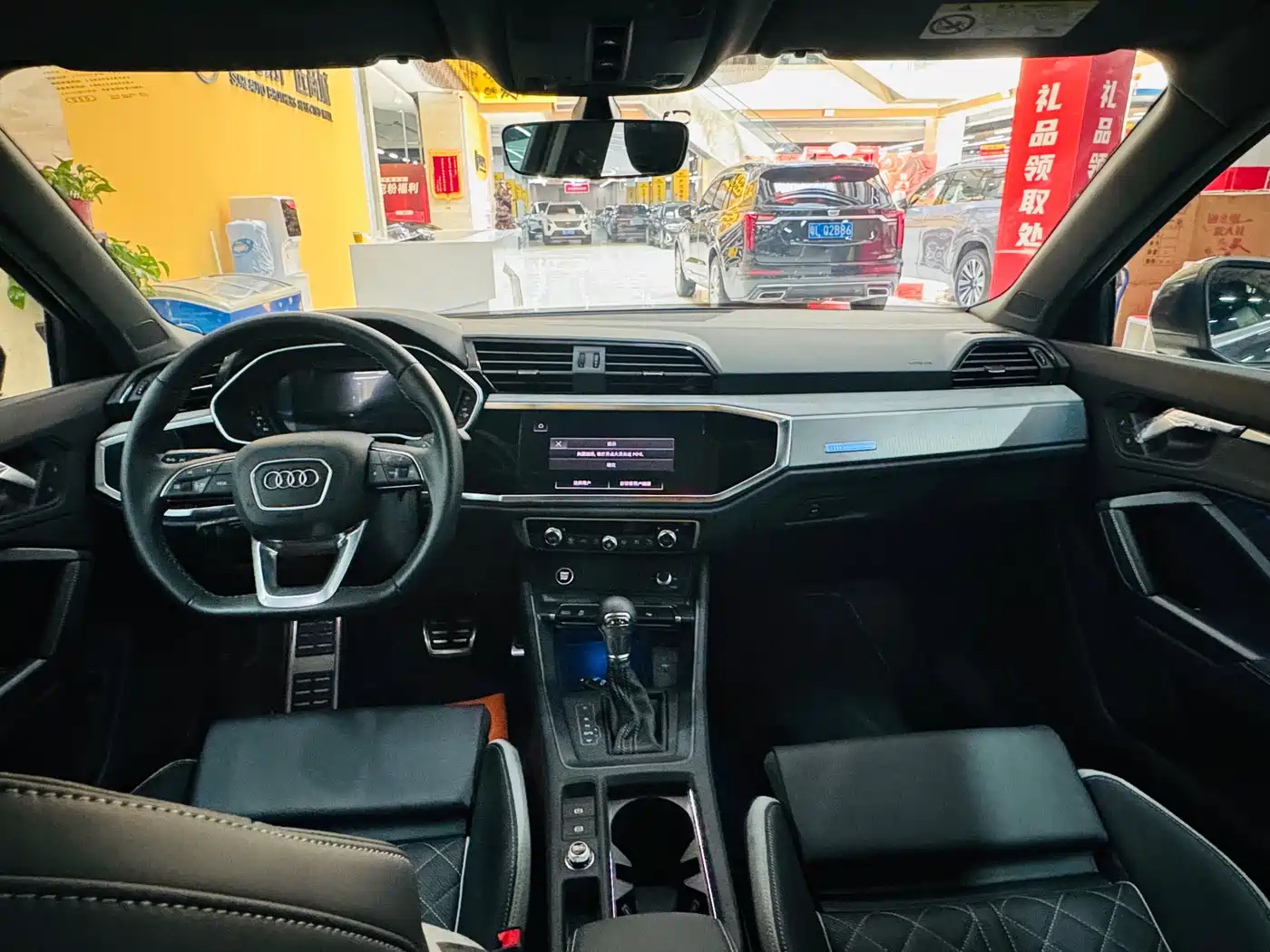 AUDI Q3
