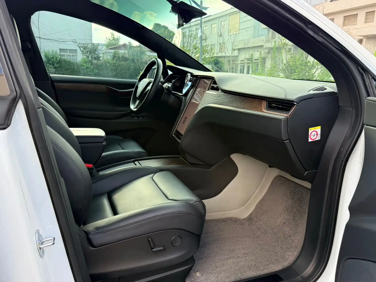 Фото 17 - Tesla Model X