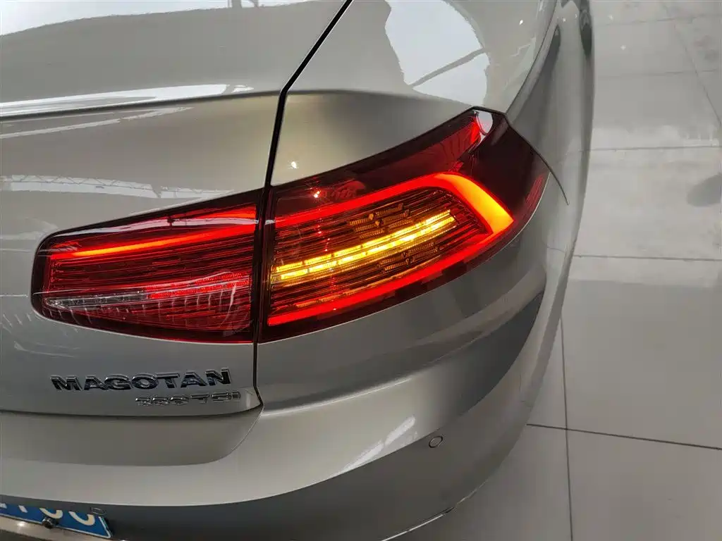 Volkswagen Magotan 2019 330TSI DSG Luxury Class China VI фото 8