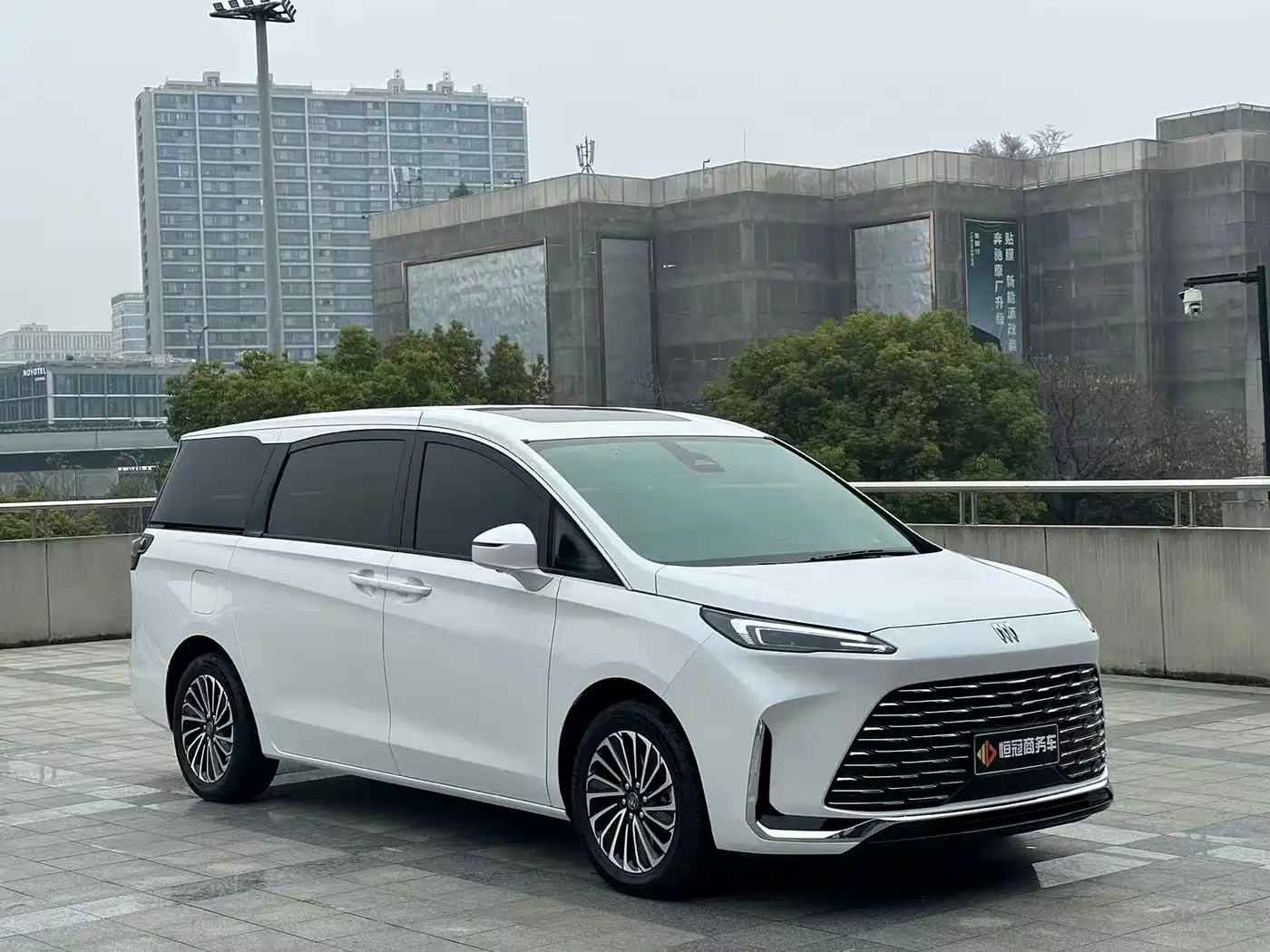 BUICK GL8 NEW ENERGY