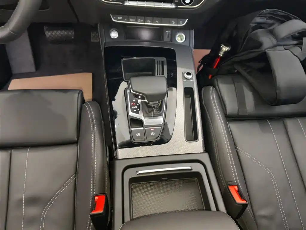 Audi Q5L 2022 Facelift 40T Luxury Dynamic фото 10